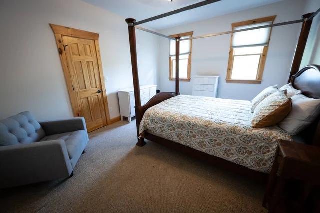 BEDROOM image 1