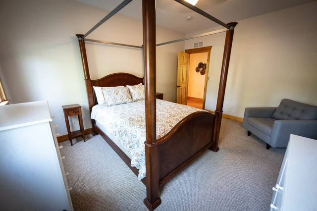 BEDROOM image 1