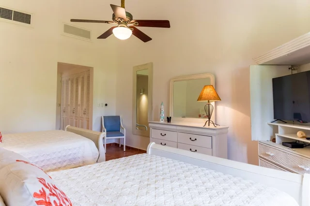 Bedroom 3 image 1