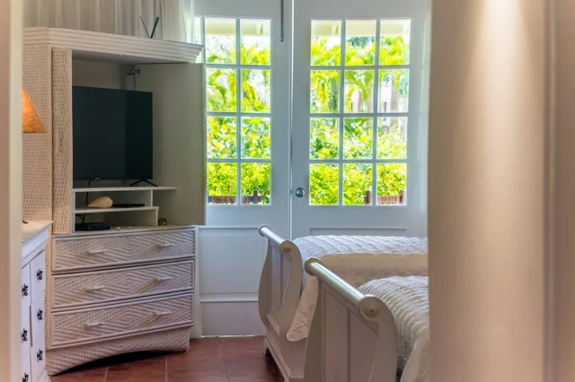 Bedroom 5 image 1