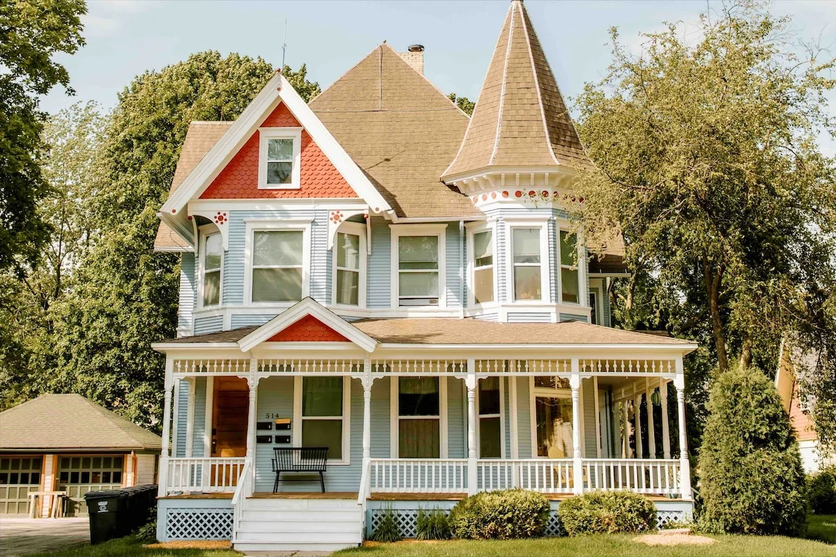 Charming Historic Upper Walk to Downtown & Lakes #15