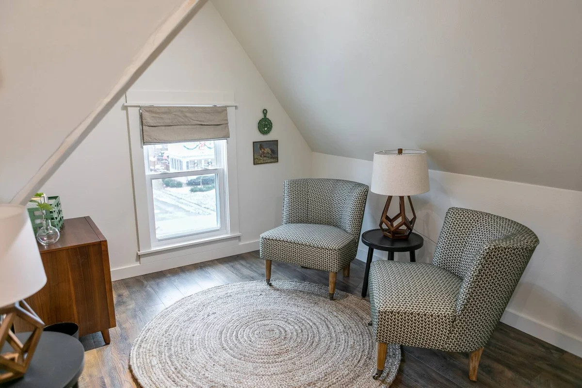 Charming Historic Upper Walk to Downtown & Lakes #32