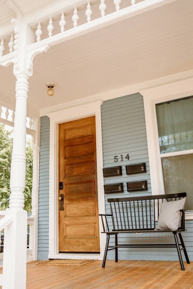 Charming Historic Upper Walk to Downtown & Lakes #37