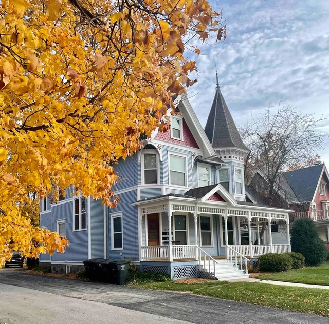 Charming Historic Upper Walk to Downtown & Lakes #46