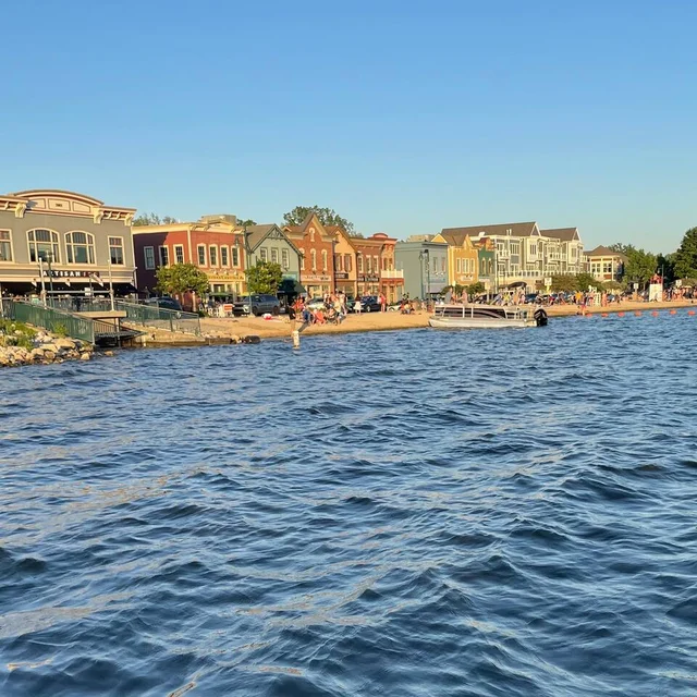 Well Appointed Home Steps from Pewaukee Lake #26