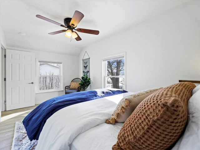 BEDROOM image 1
