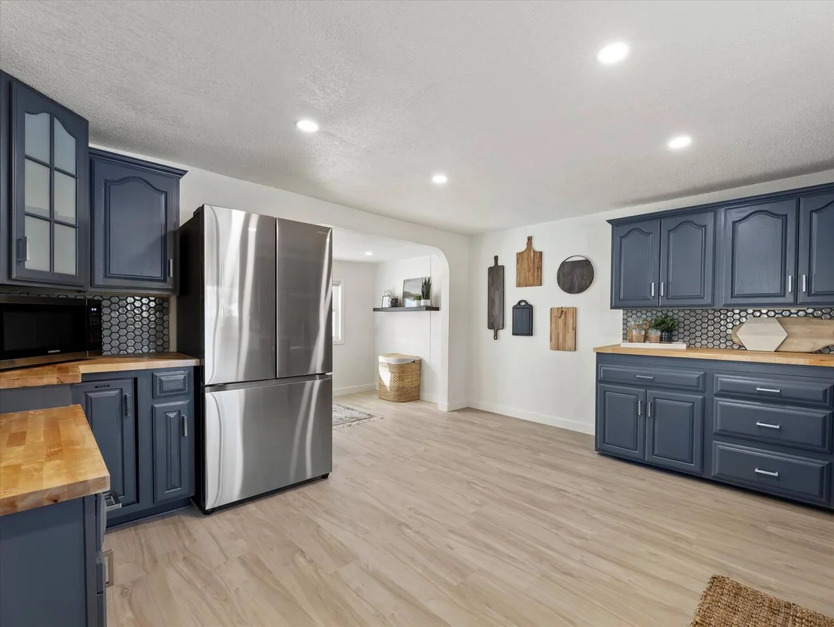 Well Appointed Home Steps from Pewaukee Lake #17