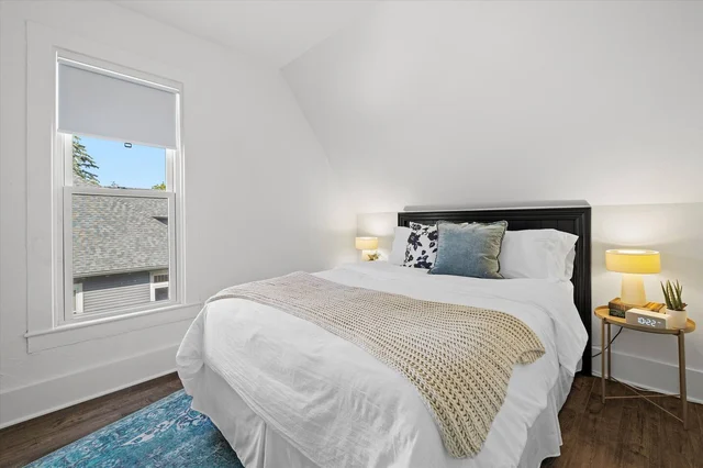 BEDROOM image 1
