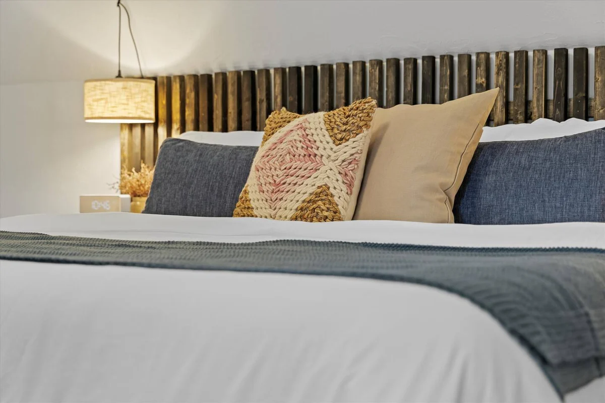 Stylish Retreat Near Wedding Venues + Fire Pit #11