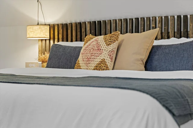 BEDROOM image 1