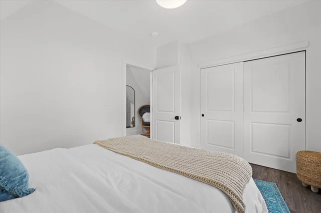 BEDROOM image 1