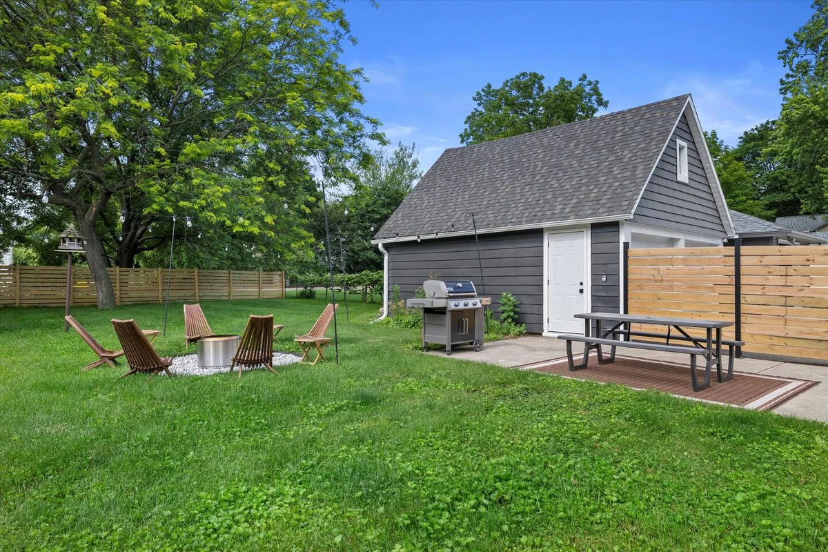 Stylish Retreat Near Wedding Venues + Fire Pit #31