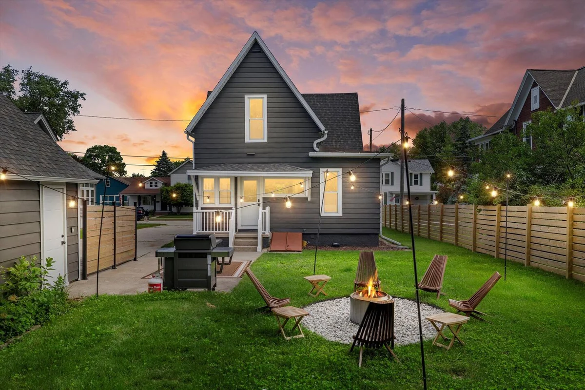 Stylish Retreat Near Wedding Venues + Fire Pit #32