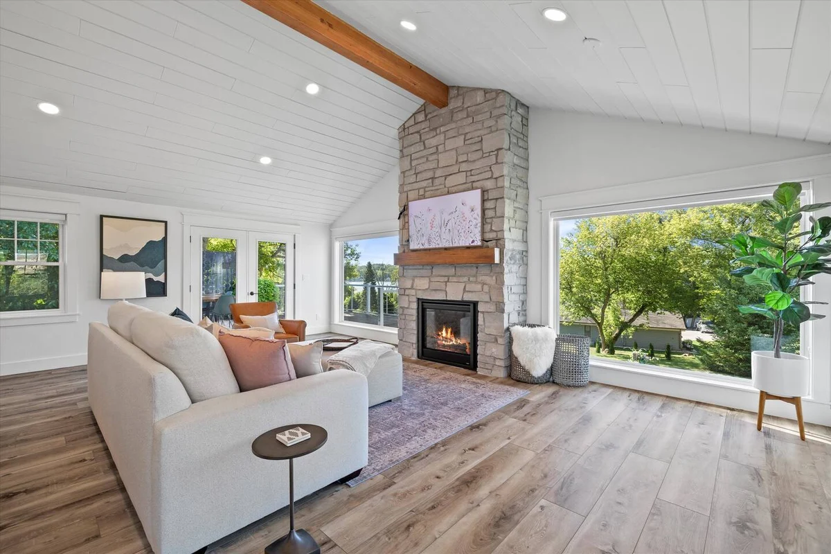 Lakeview Retreat | Main & Guest House, Sleeps 10 #2