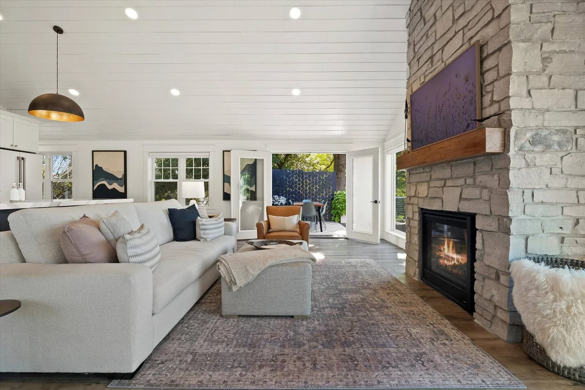 Lakeview Retreat | Main & Guest House, Sleeps 10 #4
