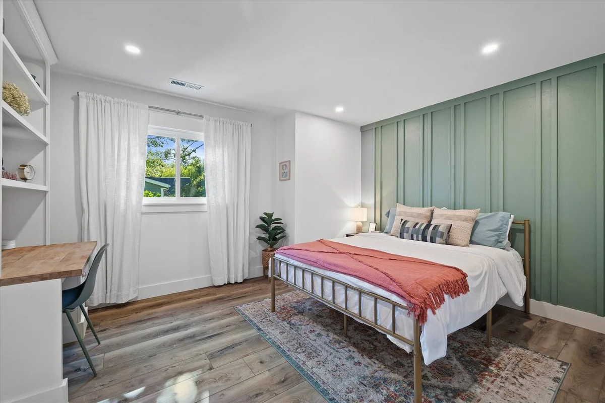 Lakeview Retreat | Main & Guest House, Sleeps 10 #5
