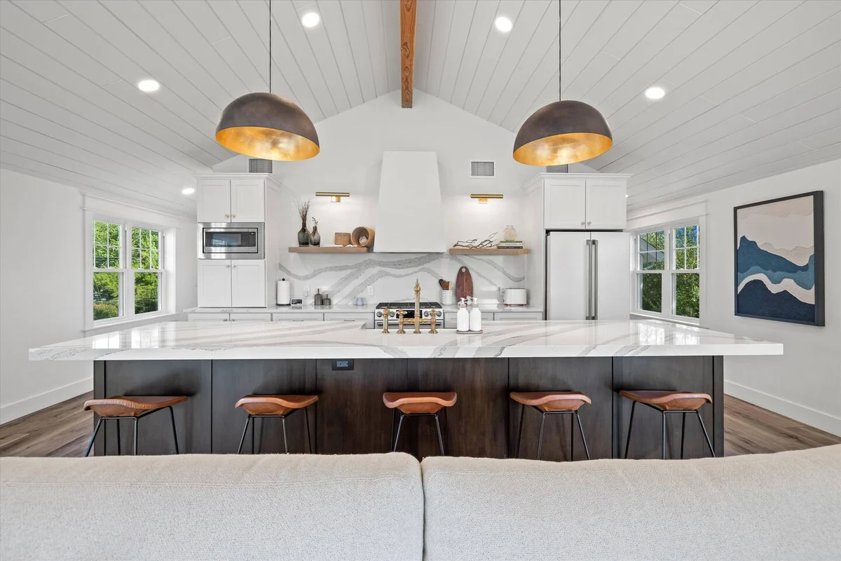 Lakeview Retreat | Main & Guest House, Sleeps 10 #7