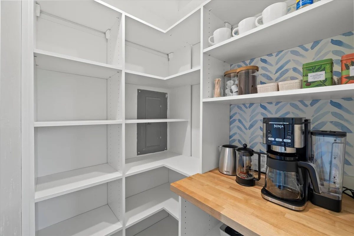Lakeview Retreat | Main & Guest House, Sleeps 10 #32