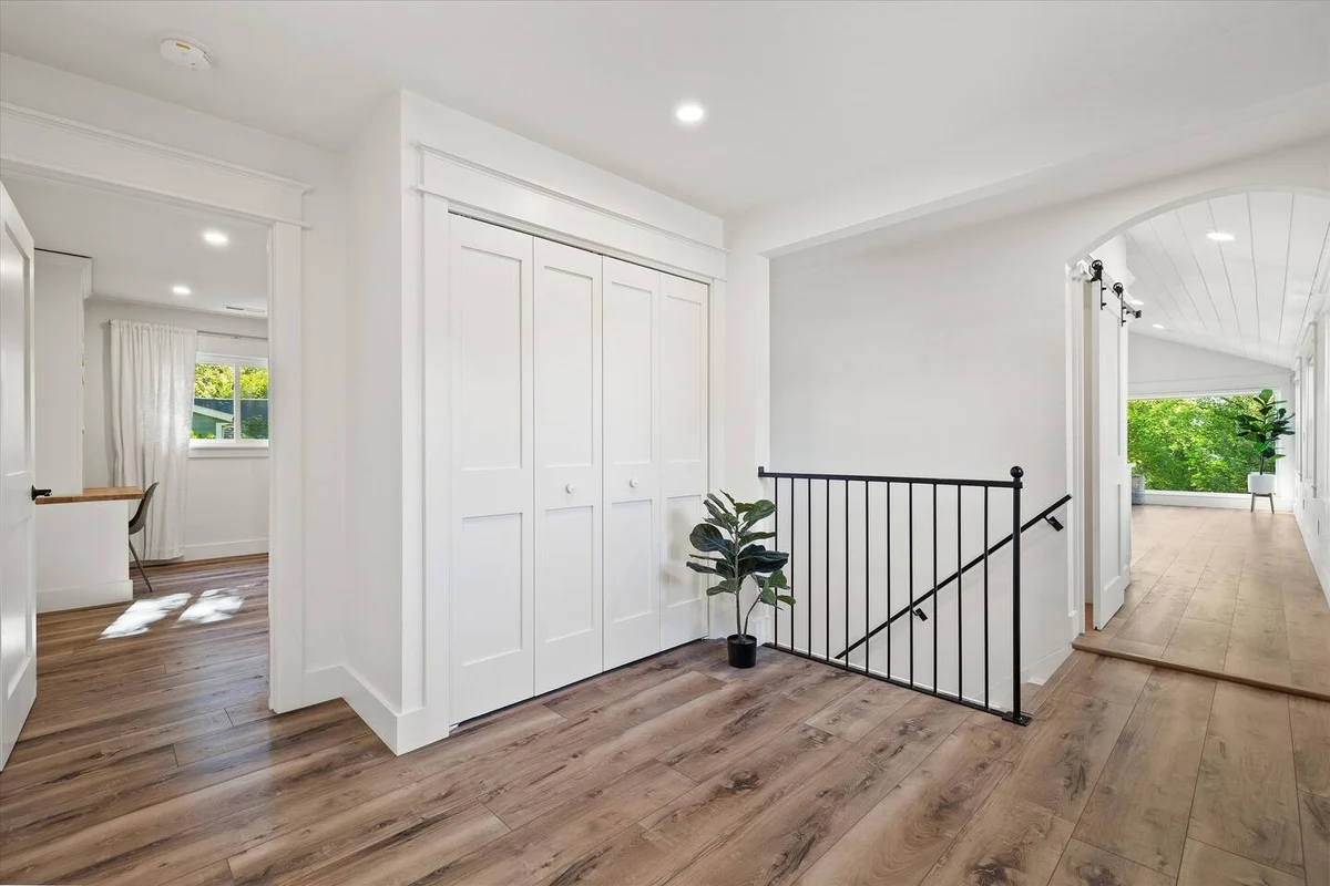 Lakeview Retreat | Main & Guest House, Sleeps 10 #37