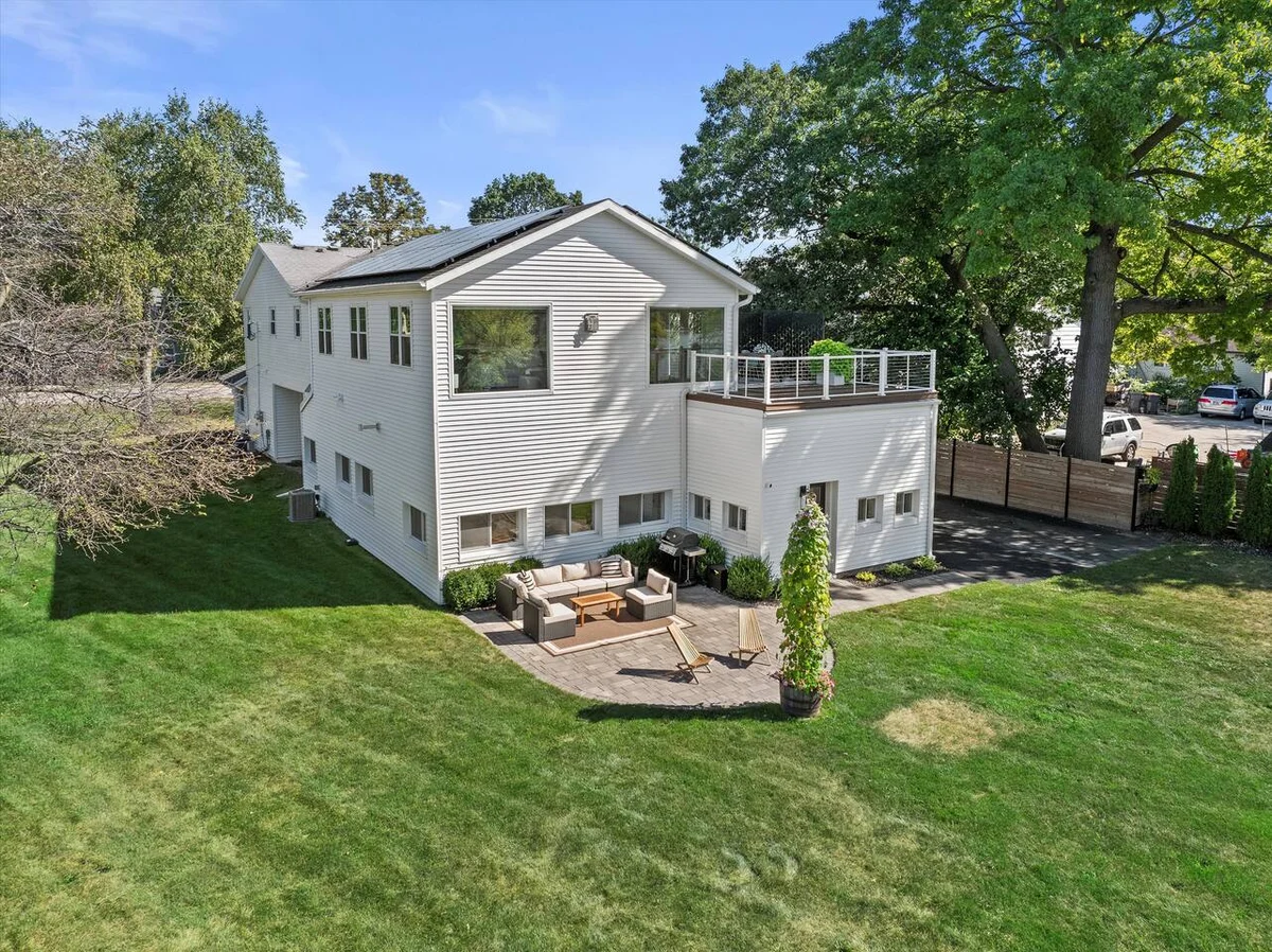 Lakeview Retreat | Main & Guest House, Sleeps 10 #38