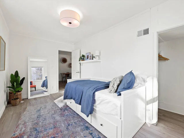 BEDROOM image 1