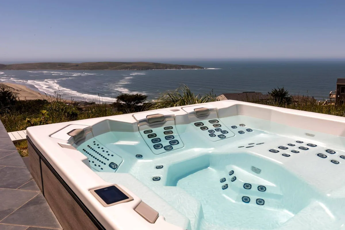 Sky House • Designer Retreat w/ Spa, Theater & Gym #38