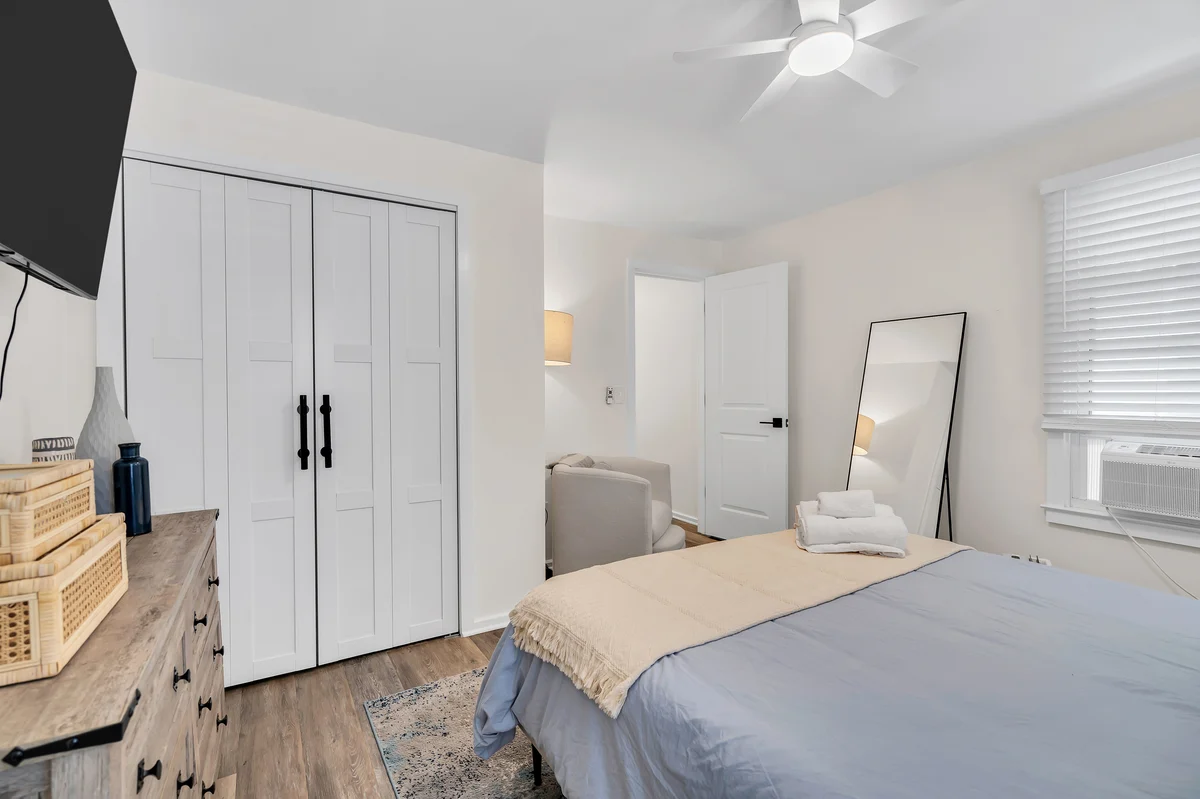 Bedroom 1 image 1