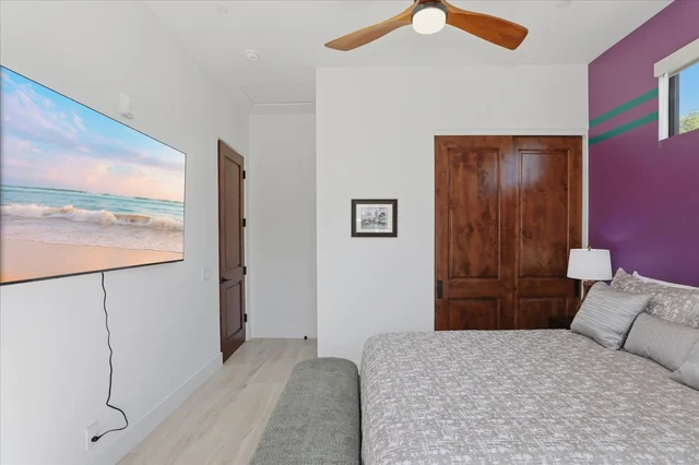 Bedroom 6 image 1