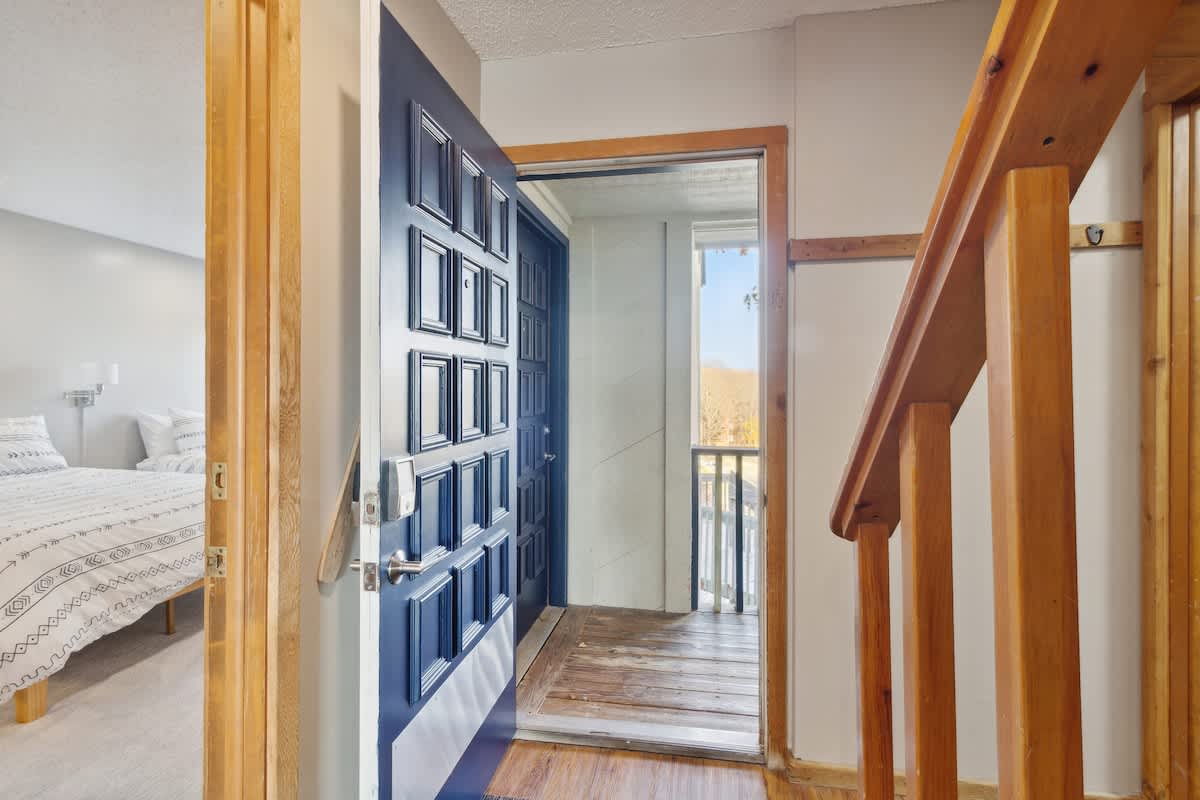 Apartment in Bellaire property photo 3