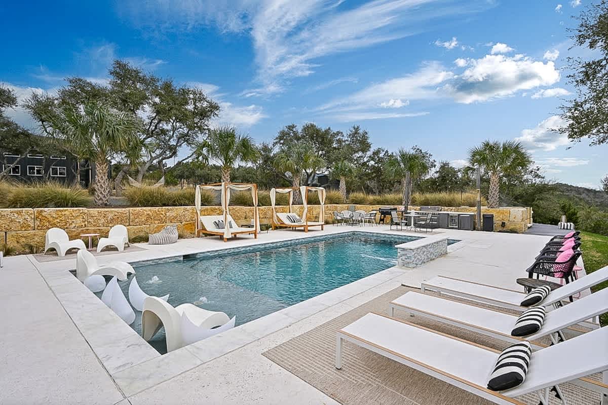 Home in Dripping Springs property photo 2