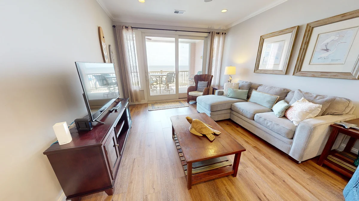 Condo in Folly Beach property photo 4