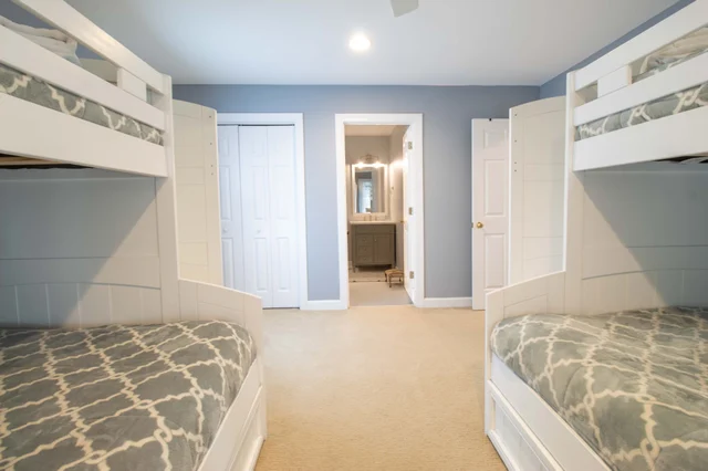 Bedroom 1 image 1