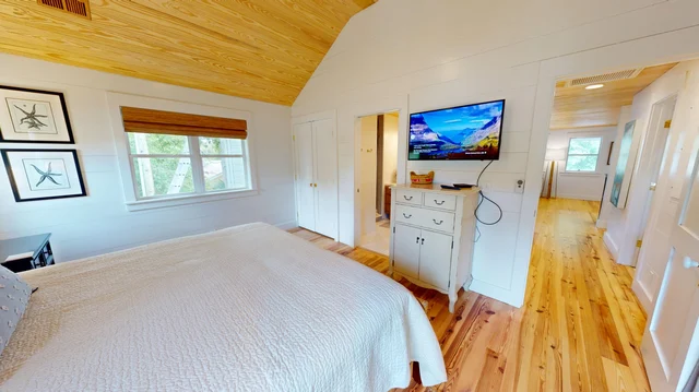 Bedroom 1 image 1