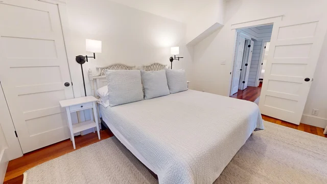 Bedroom 1 image 1