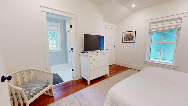 Bedroom 2 image 1