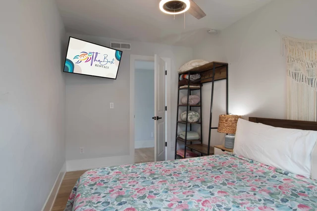 Bedroom 1 image 1