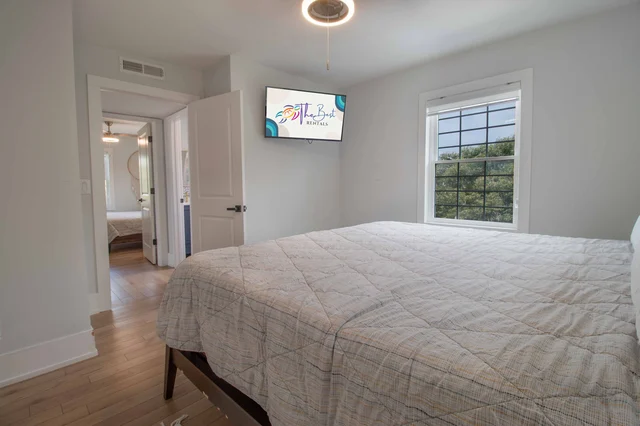 Bedroom 3 image 1