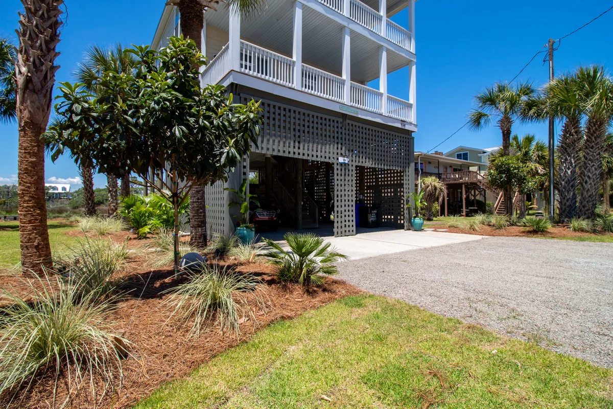 Property in Folly Beach property photo 2