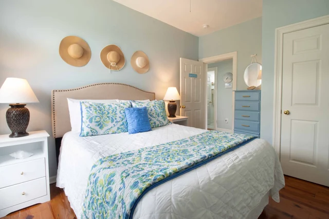 Bedroom 1 image 1