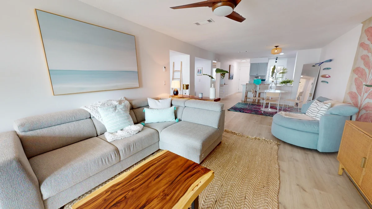 Condo in Folly Beach property photo 4
