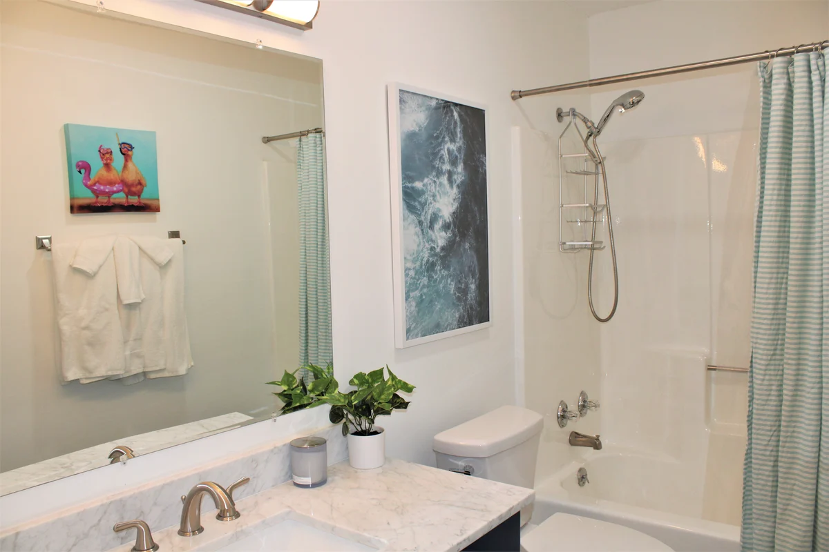 Bathroom 1 image 1