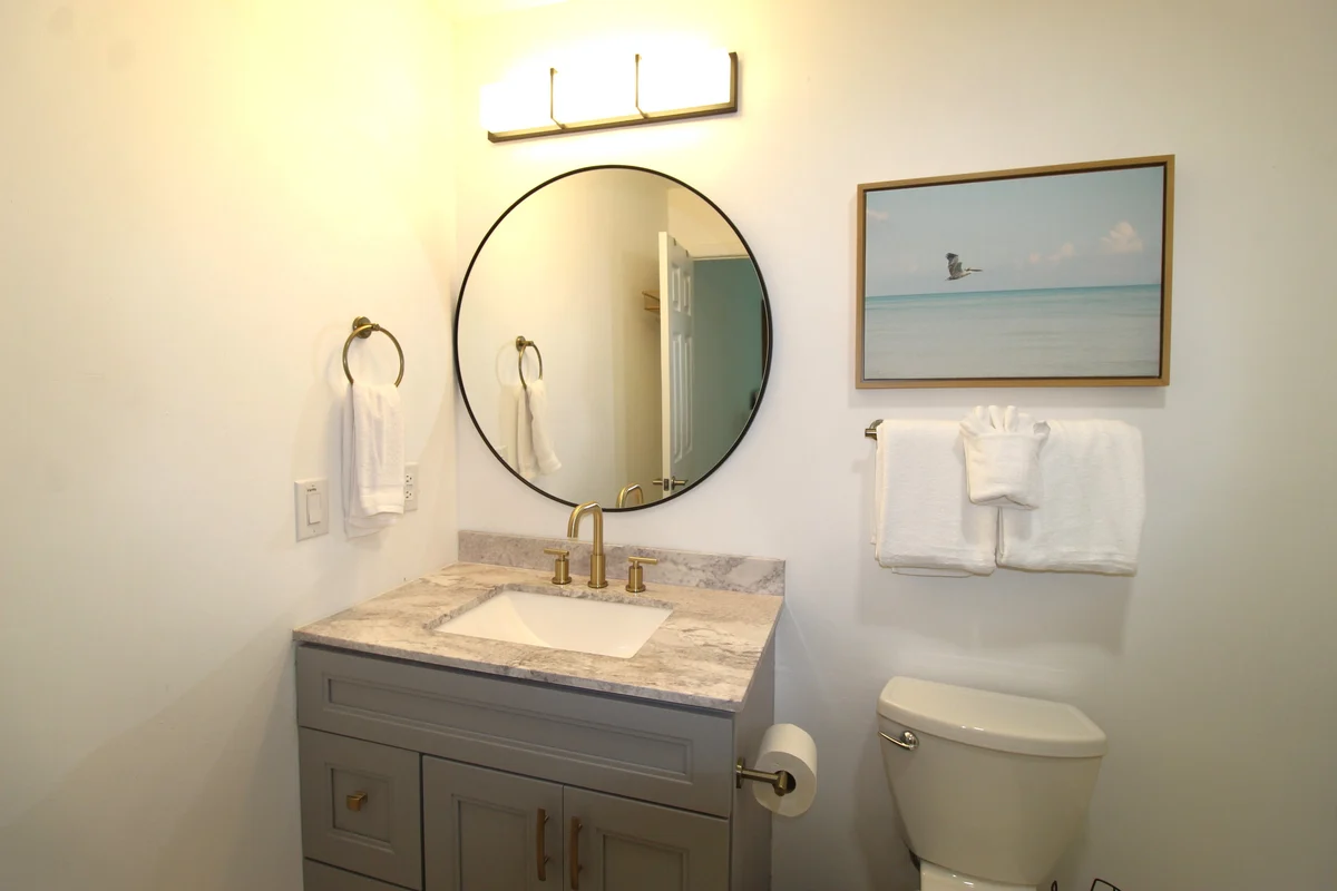 Bathroom 2 image 1