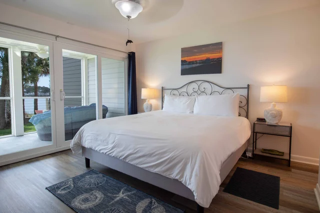 Bedroom 1 image 1