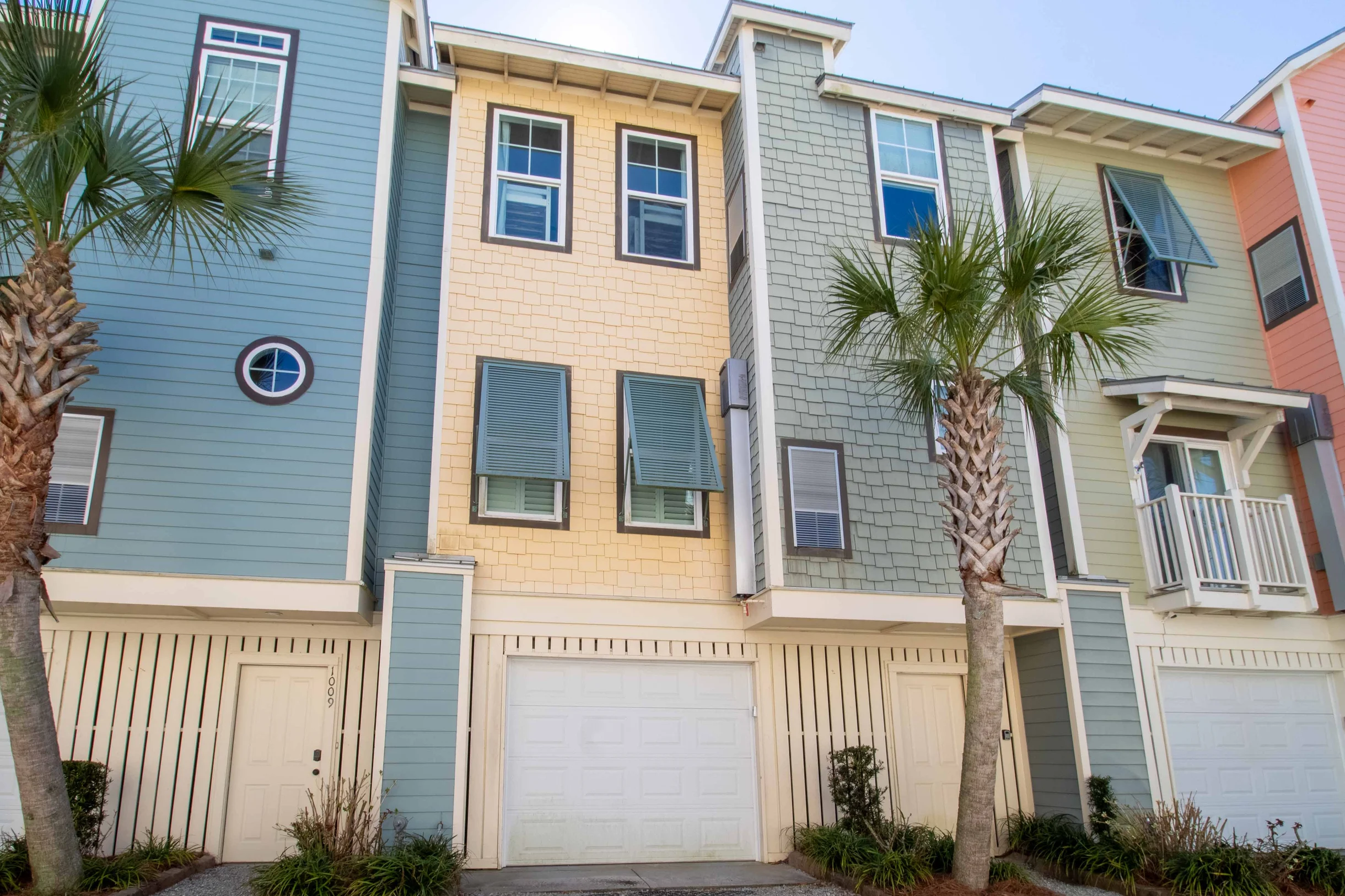 Condo in Charleston property photo 1