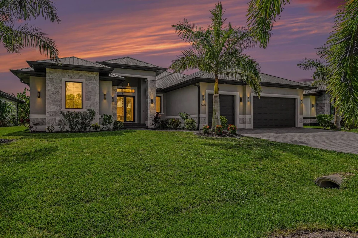 Home in Cape Coral property photo 4