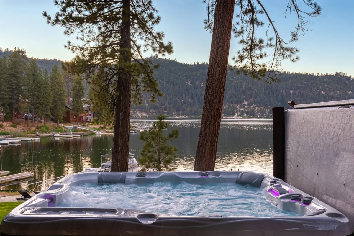 TheLakeHouz | Private Dock, Hot Tub w/ Lake Views #59