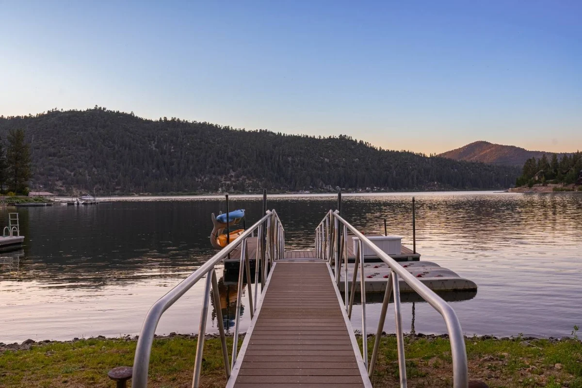 TheLakeHouz | Private Dock, Hot Tub w/ Lake Views #93