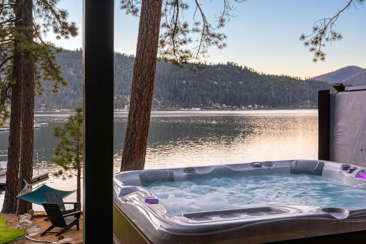 TheLakeHouz | Private Dock, Hot Tub w/ Lake Views #101