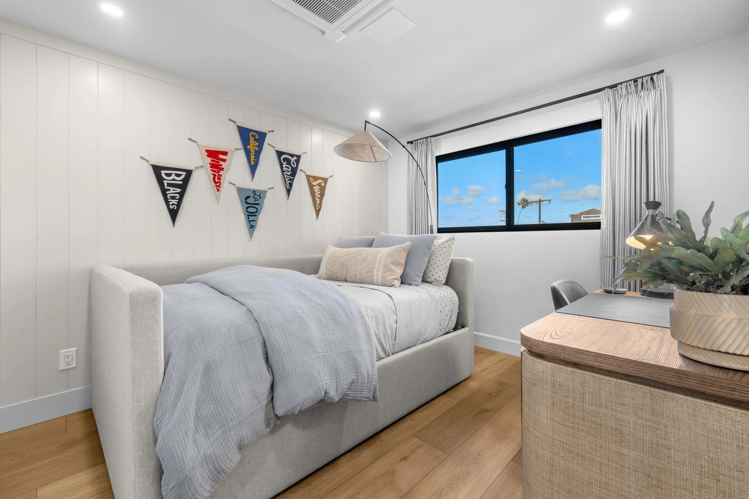 4BR | Steps to Beach + Bay: BBQ, Dog Friendly #63
