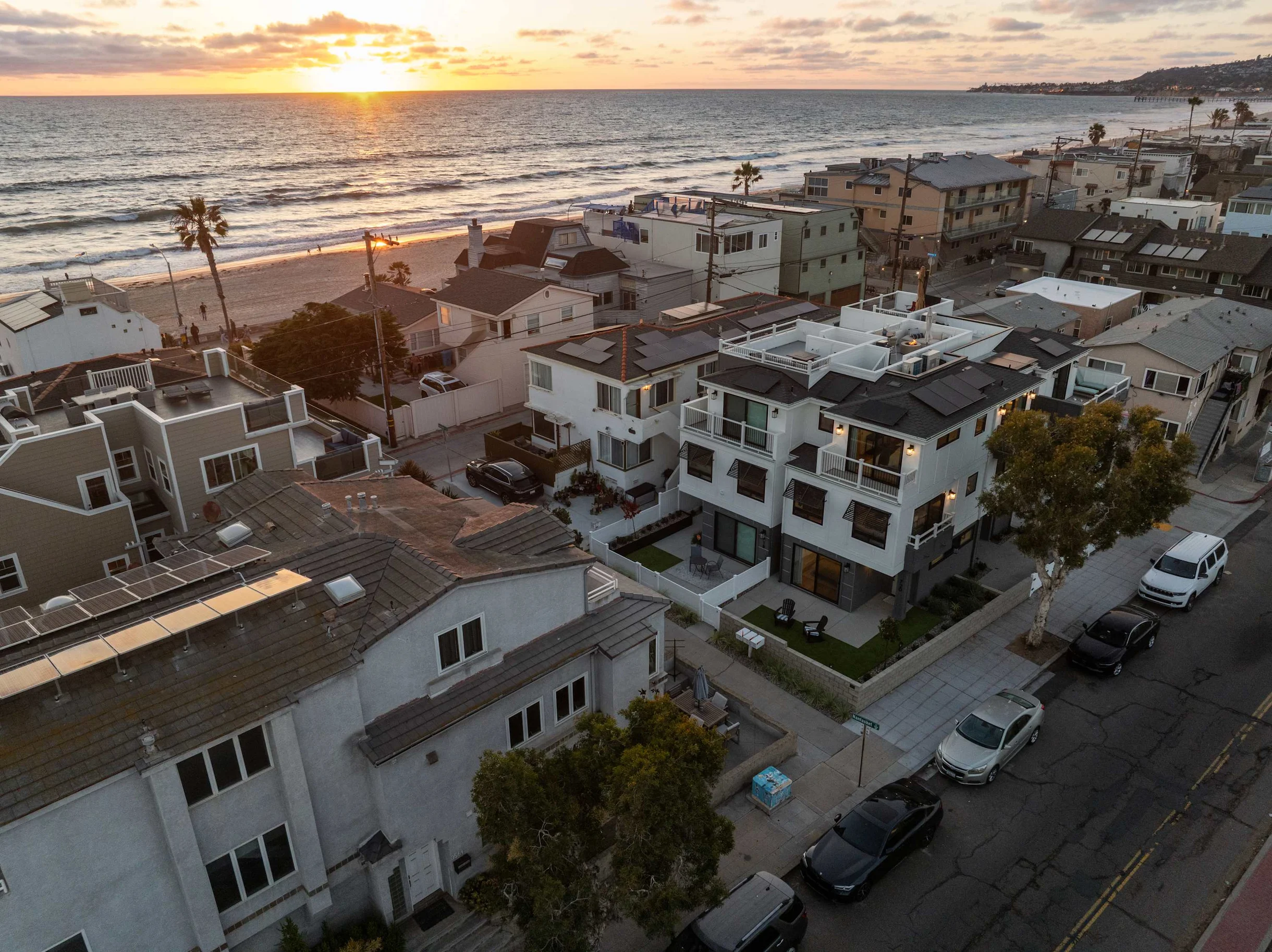 4BR | Steps to Beach + Bay: BBQ, Dog Friendly #55